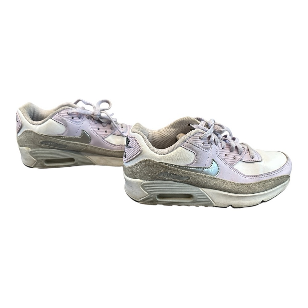 Nike Gray and White Sneakers for Everyday Comfort